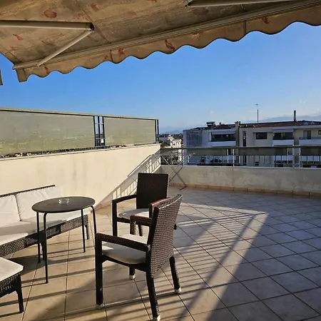 Penthouse At Town Apartment *